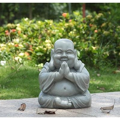 BUDDHA SITTING PRAYING